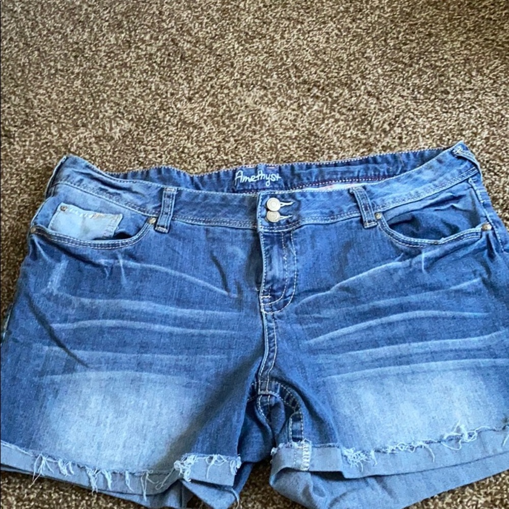 Amethyst jean shorts